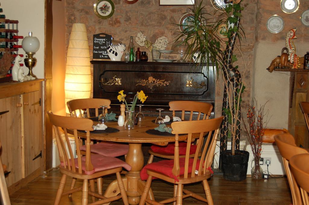 The Mitre Inn Witheridge Exteriör bild