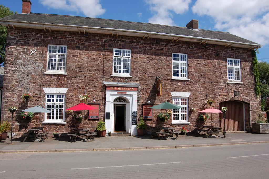 The Mitre Inn Witheridge Exteriör bild